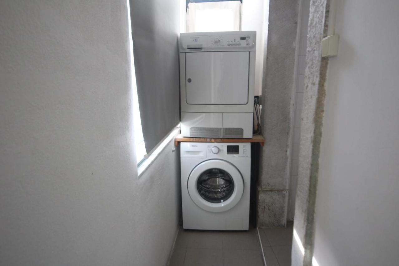 Romantic Chiado 7 -Private Small Single Room With No Outside Window Lisboa Eksteriør bilde