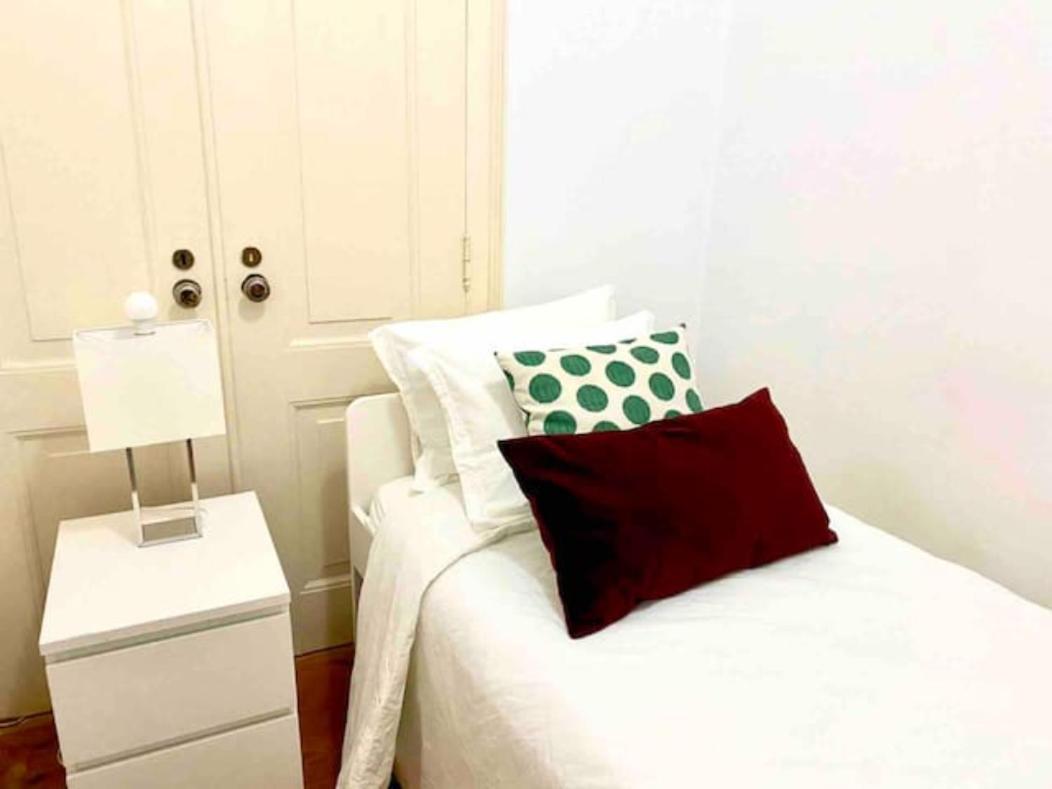 Romantic Chiado 7 -Private Small Single Room With No Outside Window Lisboa Eksteriør bilde